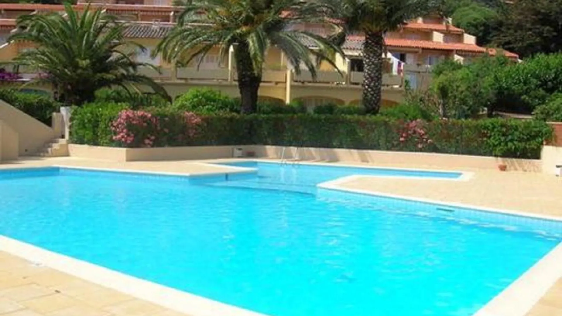 Appartement T2, 4 Personnes Terrasse Vue Mer Residence Avec Piscine A Pramousquier - Le Lavandou 0*,